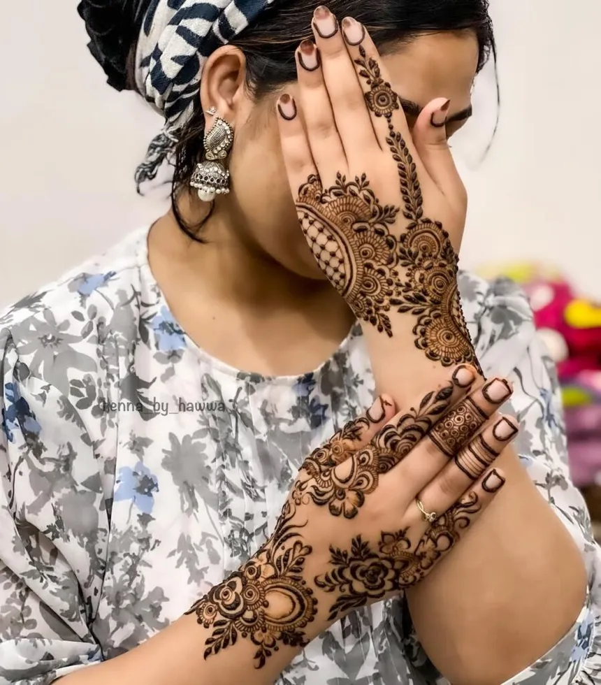 back hand design mehndi