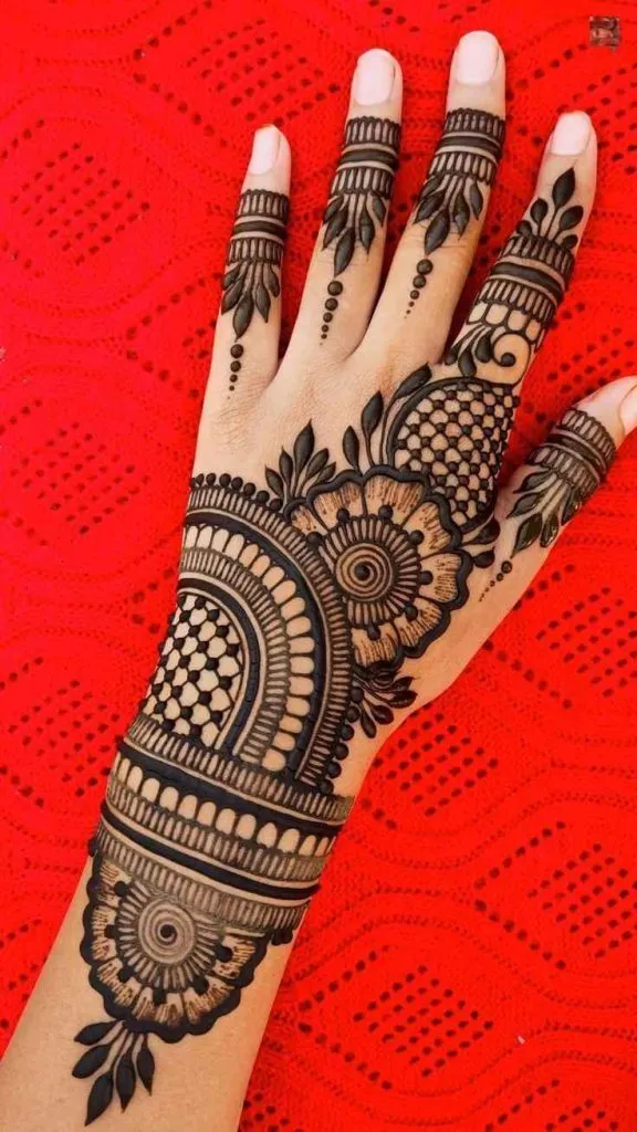 back hand design mehndi